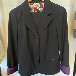 Penguin Brand Women's Skirt Suit by Munsingwear in size 6 4 Black